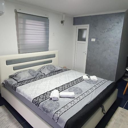 Cozzy Apartment Near The Aiport Podgorica Mitrovici  Luaran gambar